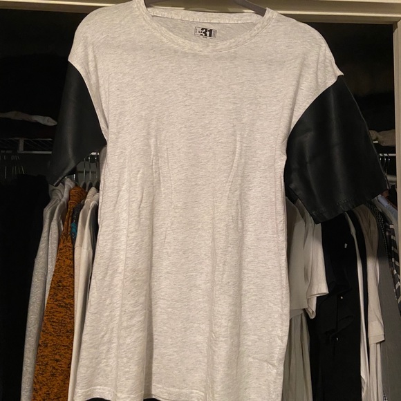 Simons T-Shirt - Picture 2 of 2